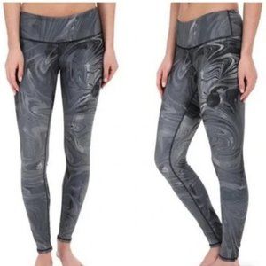 Alo Marble Patterned Leggings